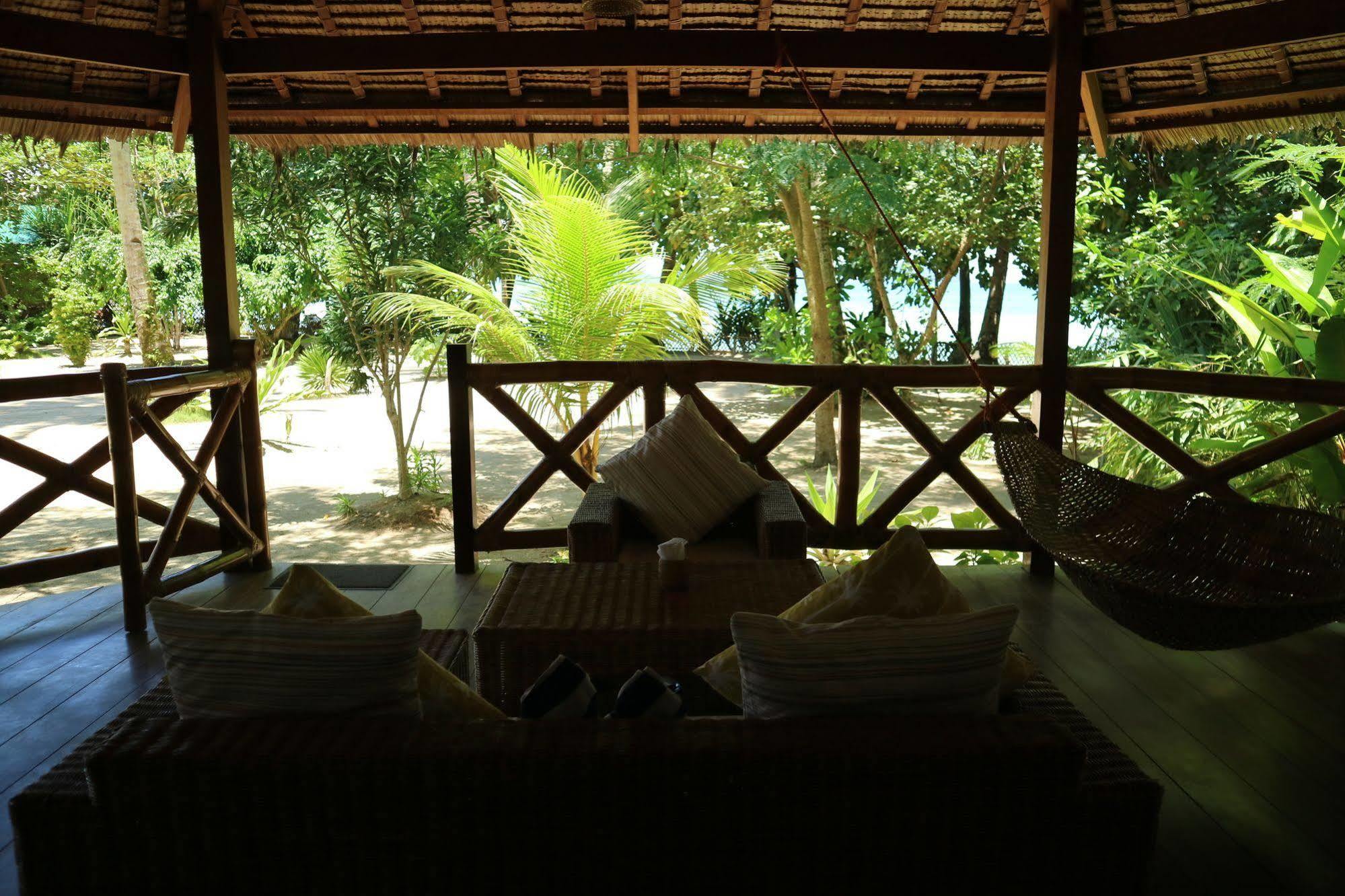 El Nido Mahogany Beach Exterior foto